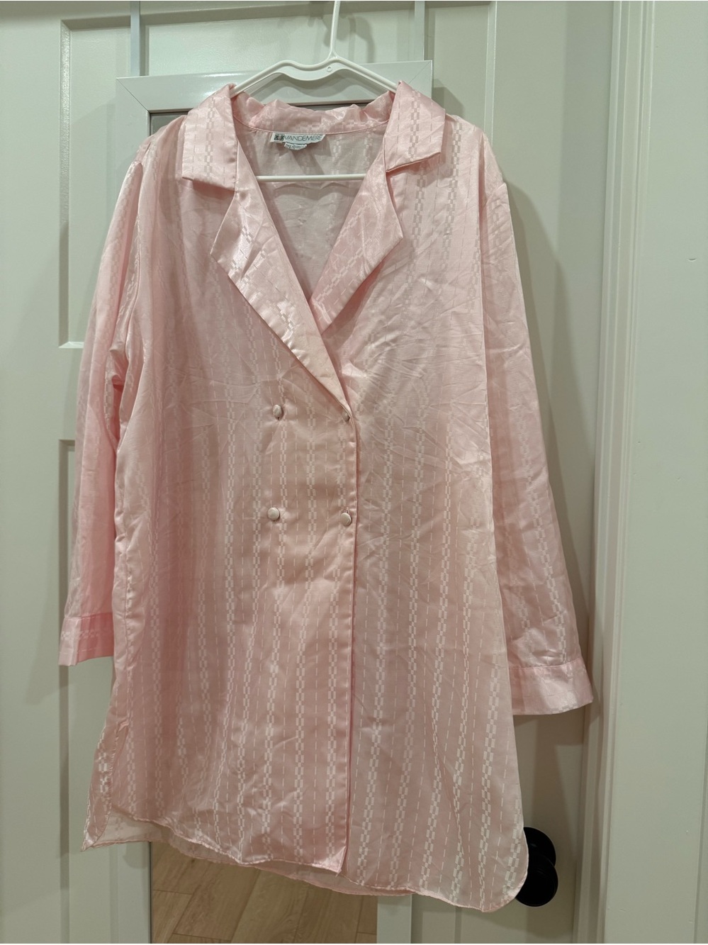 vintage Vandemere pink long-sleeve nightshirt double-breasted button front